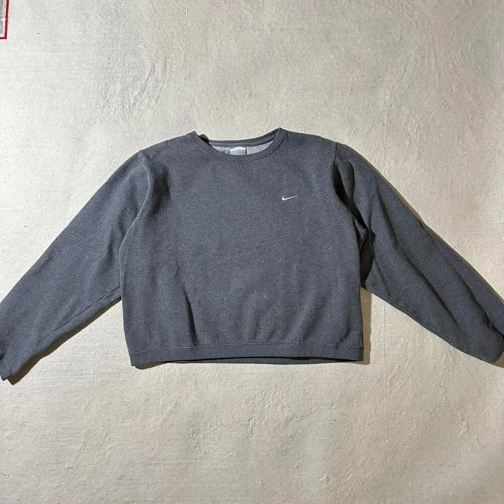 Y2K Nike Women's Small Grey Oversized Crewneck Sweatshirt